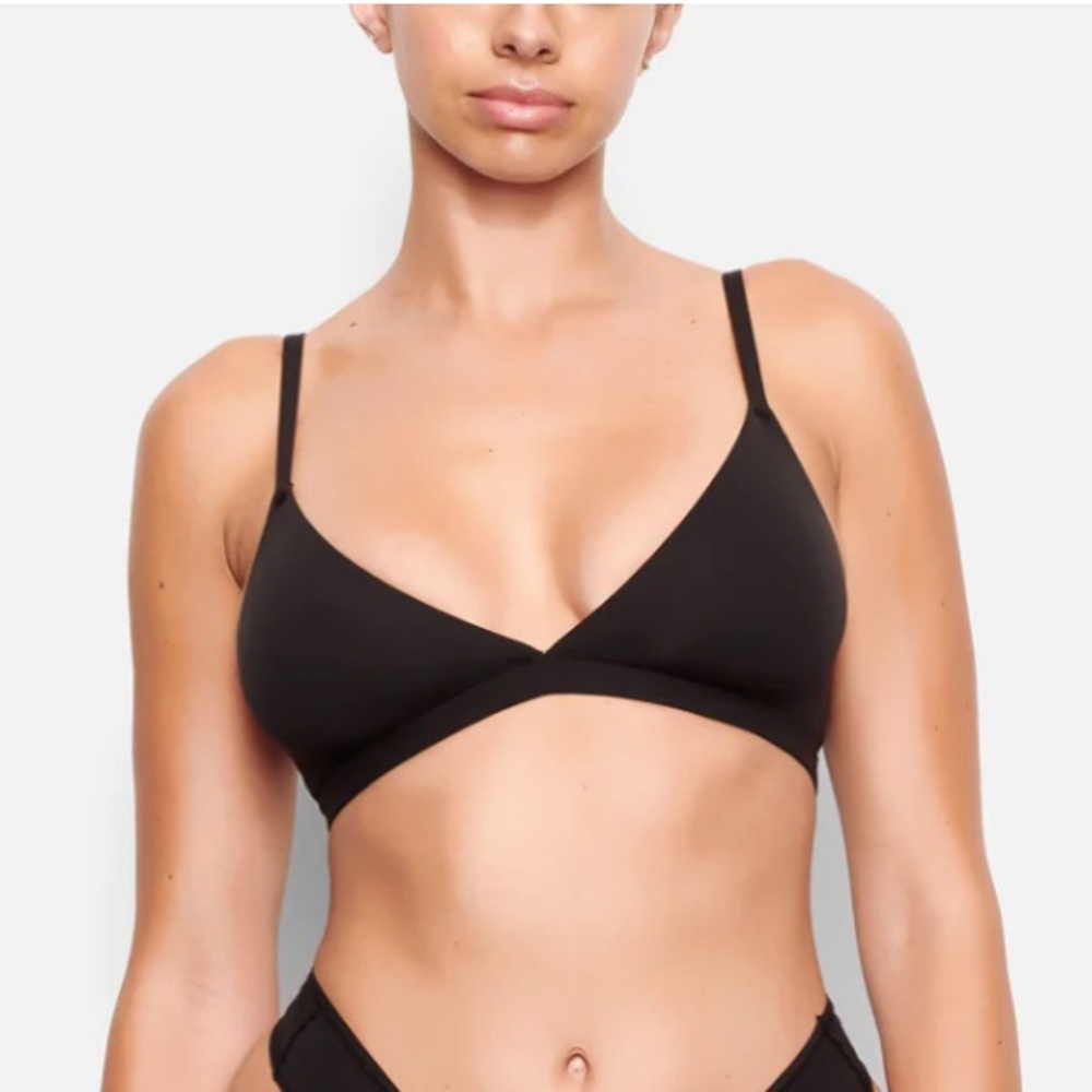 NWOT skims fits everybody triangle bralette